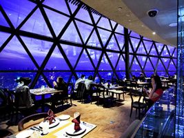 restaurants with a view shanghai Oriental Pearl Revolving Restaurant